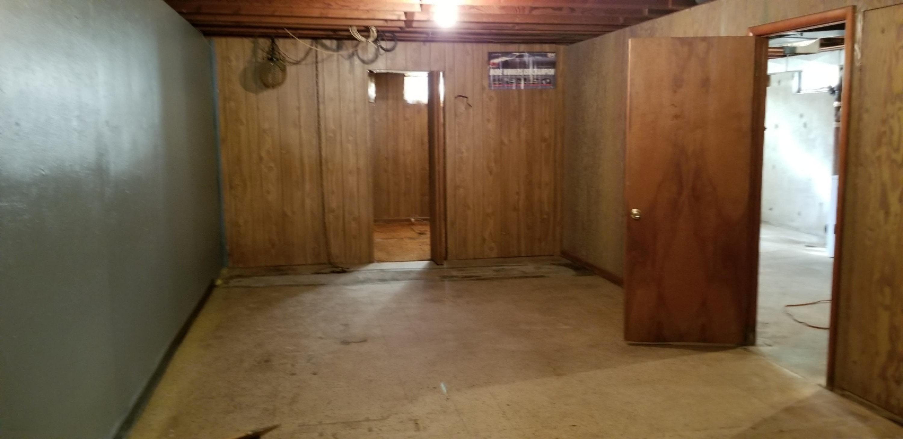355 North 28th Street Springfield, MI 49037 - Photo 8 of 27 20201103_101547
