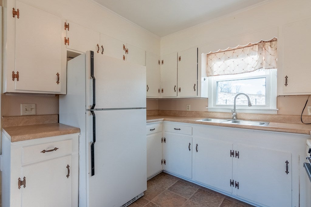 949 Suiter Road Bland, VA 24315 - Photo 21 of 62 Gallery Image 21