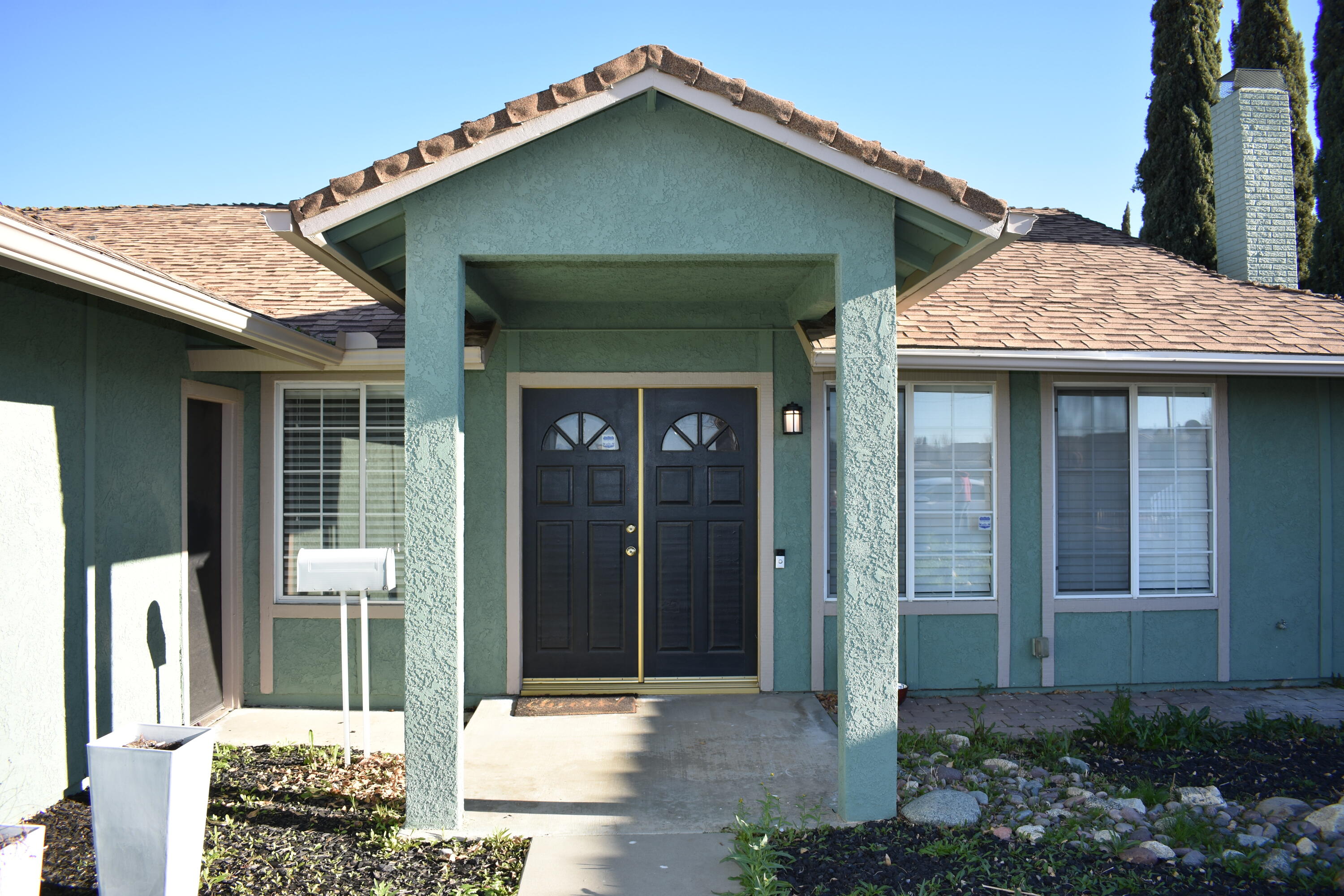 39008 Dianron Road Palmdale, CA 93551 - Photo 2 of 17 Dianron2B