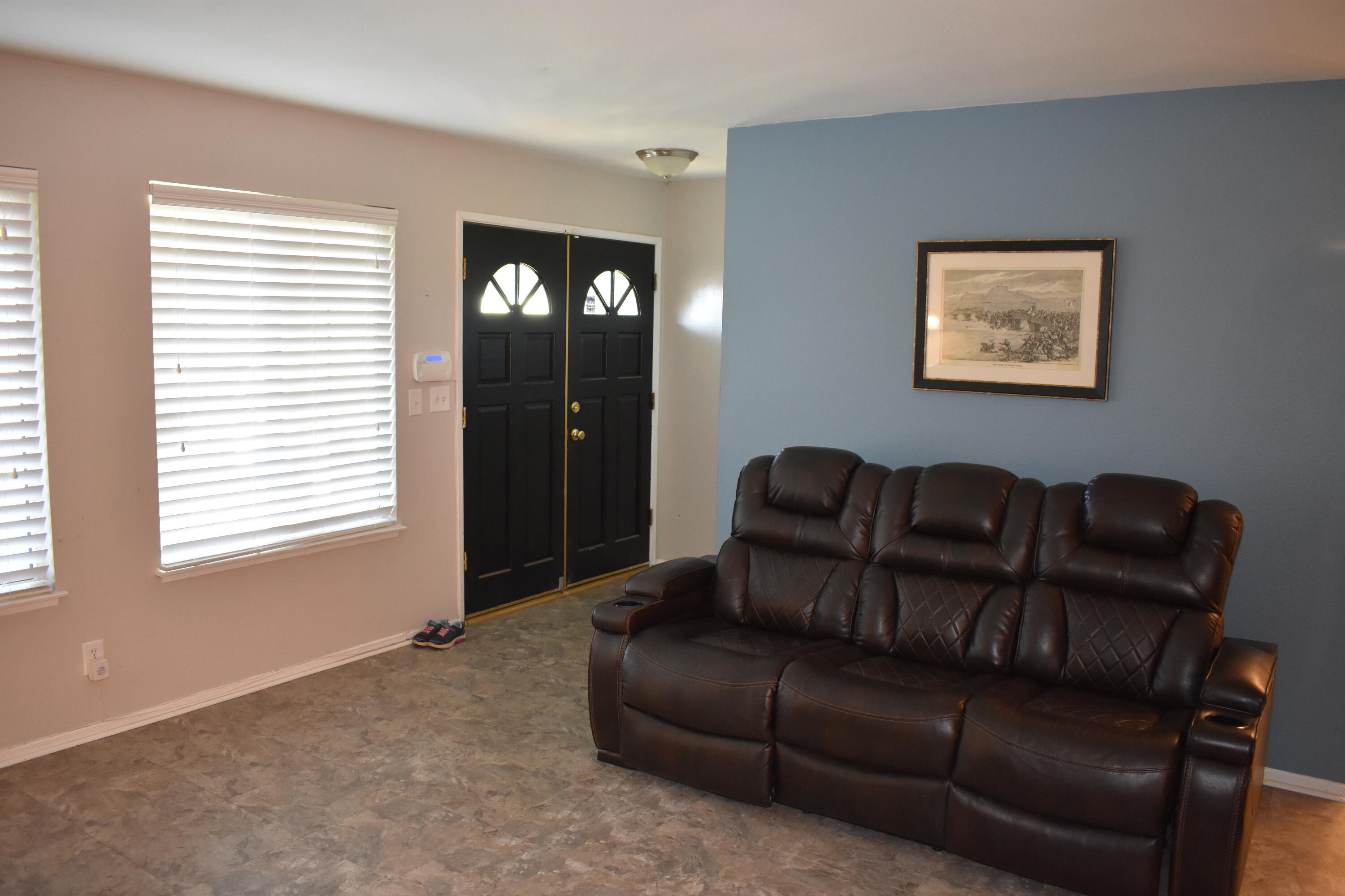 39008 Dianron Road Palmdale, CA 93551 - Photo 3 of 17 Dianron2C
