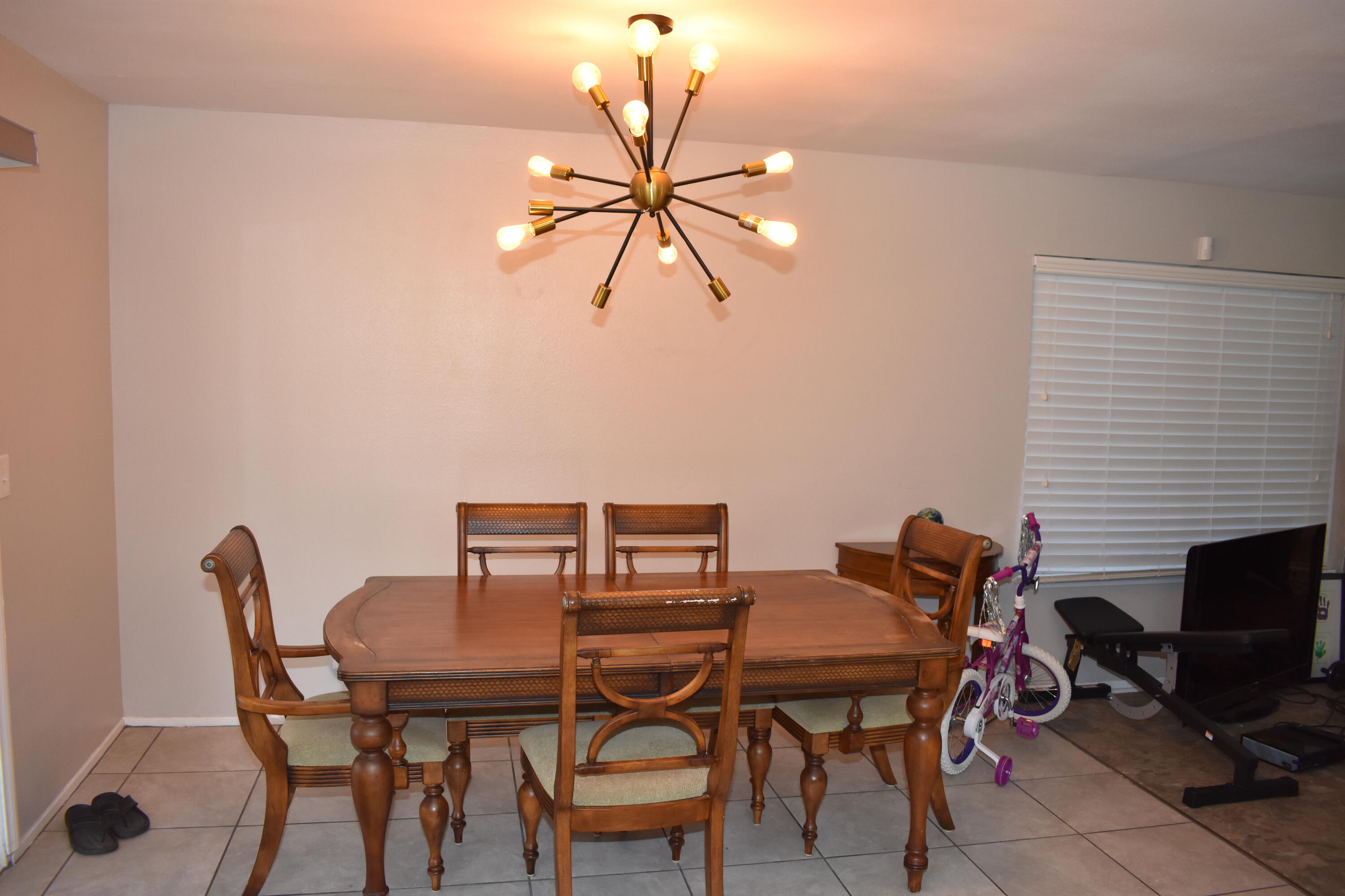 39008 Dianron Road Palmdale, CA 93551 - Photo 5 of 17 Dianron2F