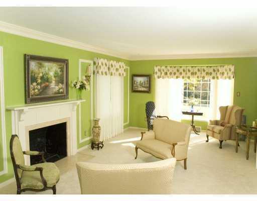 101 Hawthorne Road Fox Chapel, PA 15238 - Photo 3 of 8 Living Room.