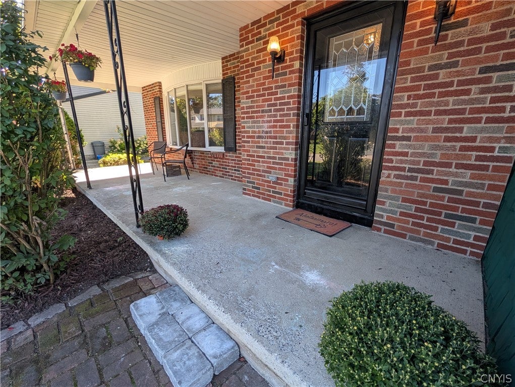 8009 Ginger Road Liverpool, NY 13090 - Photo 9 of 48 Gallery Image 9