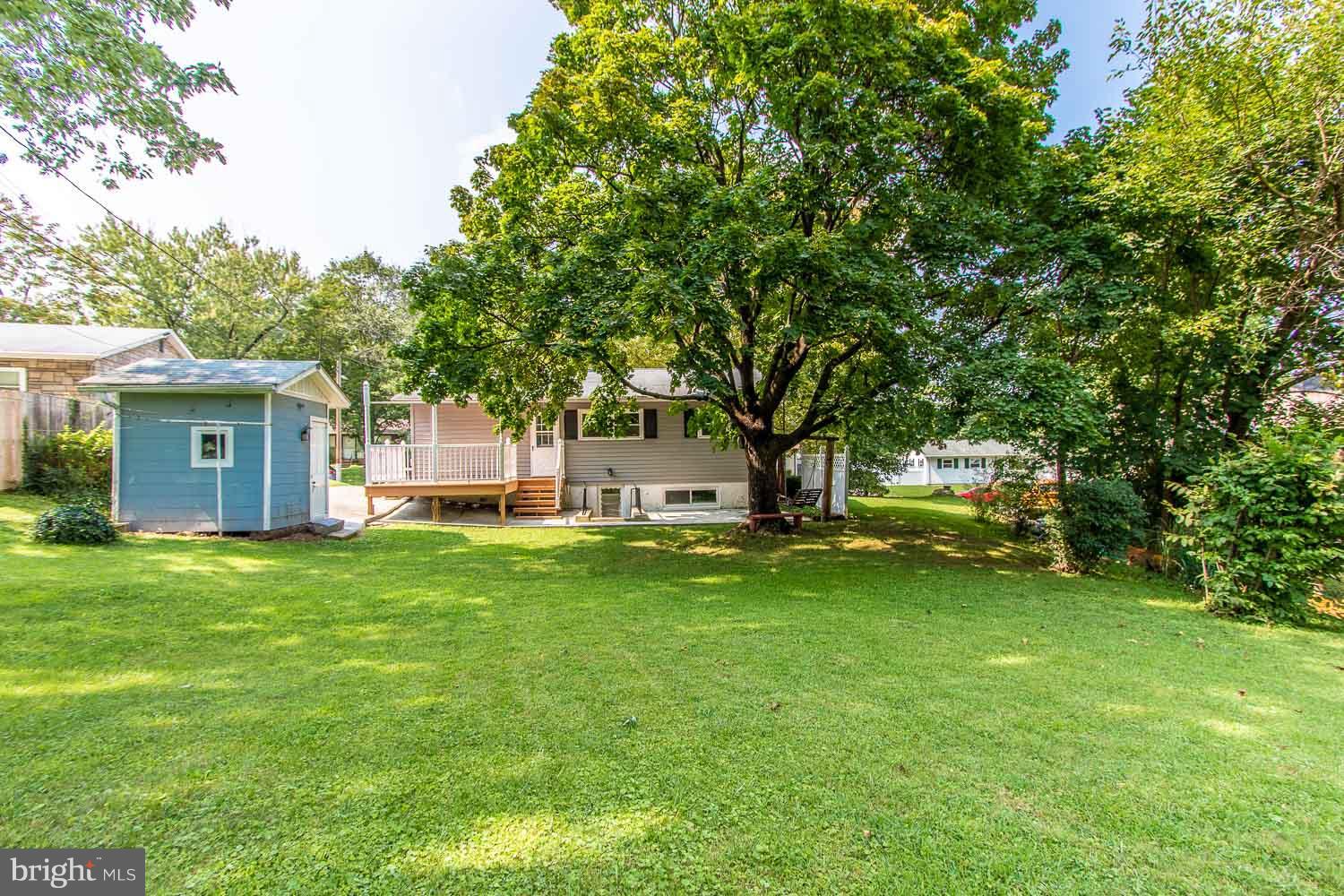 103 Oakmere Road Owings Mills, MD 21117 - Photo 22 of 25 Large flat back yard