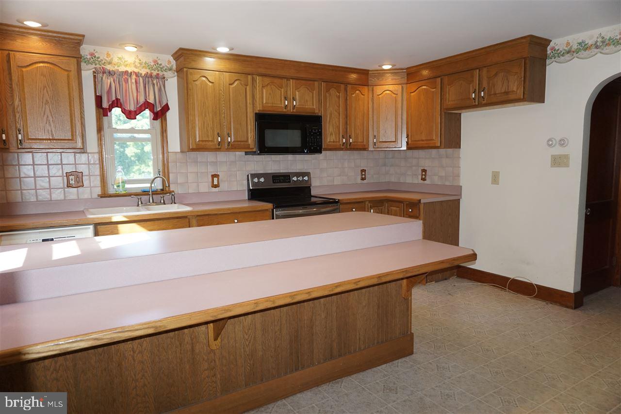 5708 Pigeon Hill Road Spring Grove, PA 17362 - Photo 5 of 26