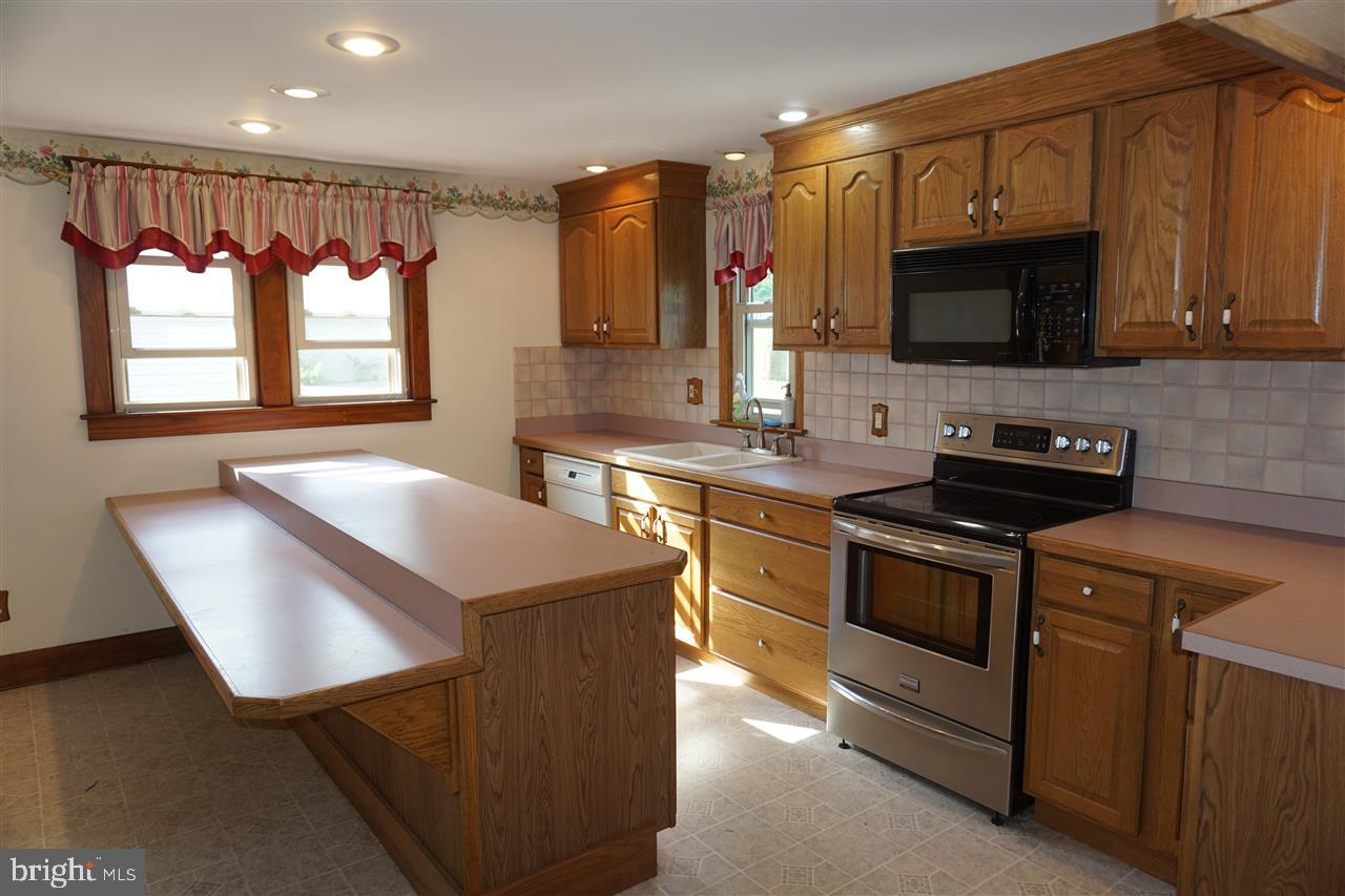 5708 Pigeon Hill Road Spring Grove, PA 17362 - Photo 6 of 26