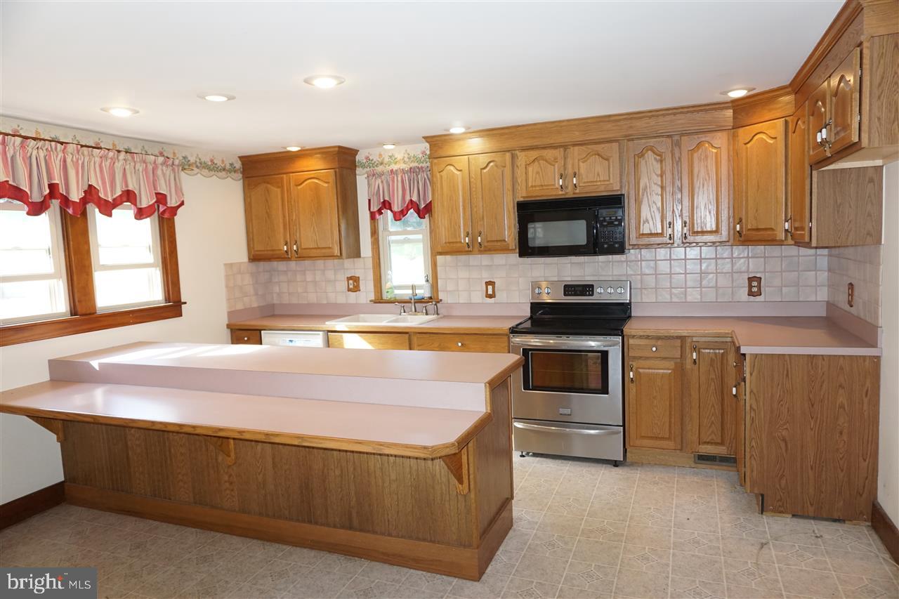 5708 Pigeon Hill Road Spring Grove, PA 17362 - Photo 7 of 26