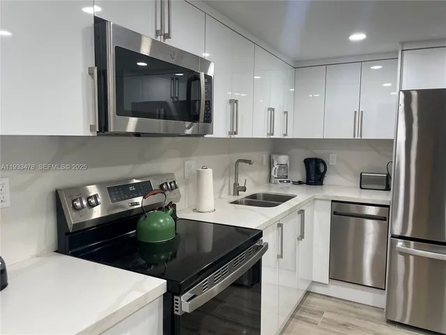 $4,100 | 2030 South Ocean Drive, Unit 805, Hallandale Beach, FL 33009