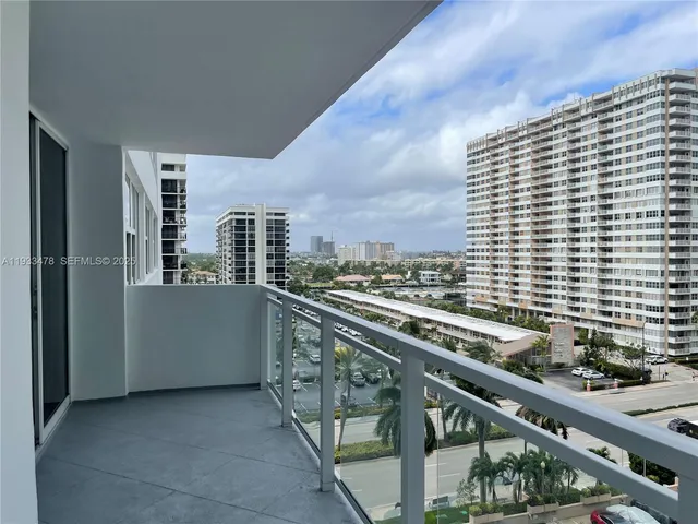 $4,100 | 2030 South Ocean Drive, Unit 805, Hallandale Beach, FL 33009