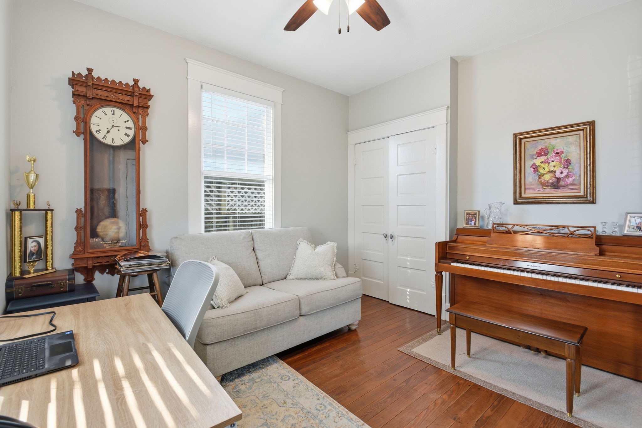 3602 Avenue R Galveston, TX 77550 - Photo 14 of 25 a living room with furniture and a window