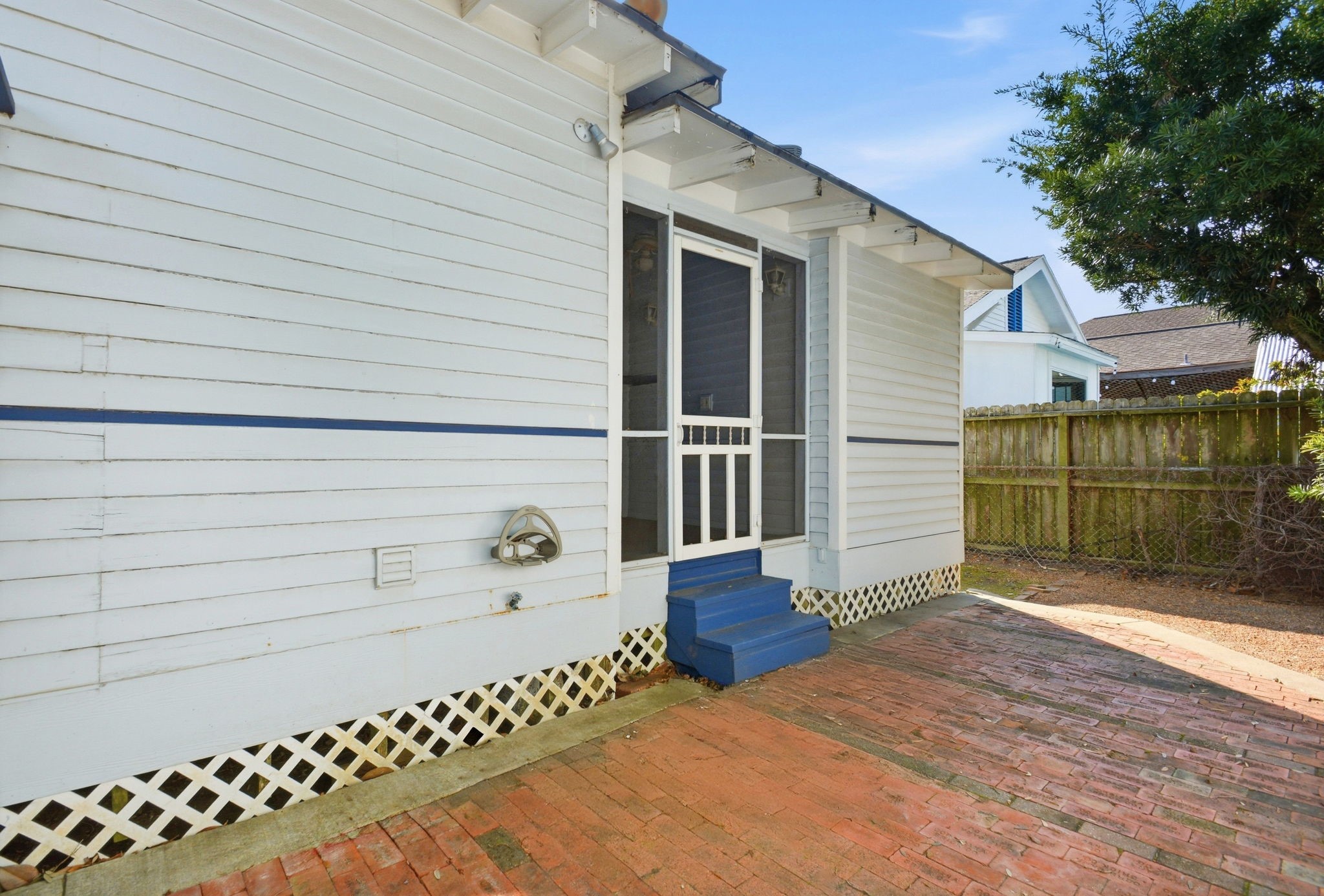 3602 Avenue R Galveston, TX 77550 - Photo 23 of 25 a view of a porch
