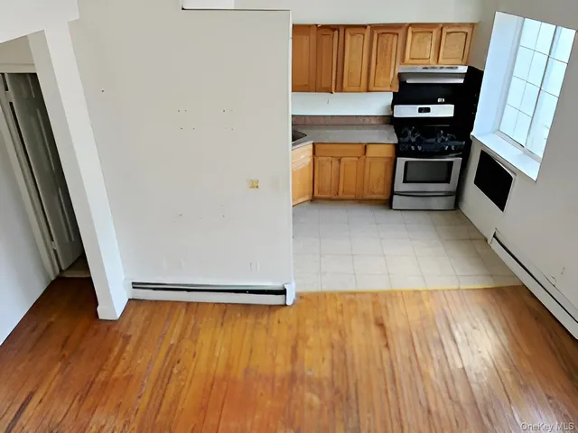 $829,950 | 1987 Cruger Avenue | Van Nest