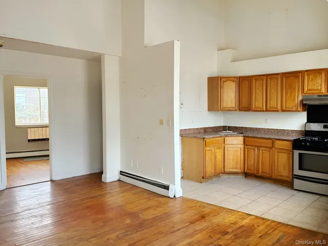 $829,950 | 1987 Cruger Avenue | Van Nest