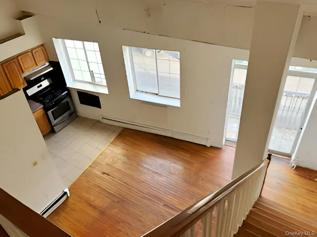 $829,950 | 1987 Cruger Avenue | Van Nest