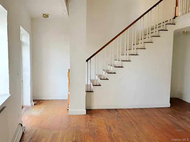 $829,950 | 1987 Cruger Avenue | Van Nest