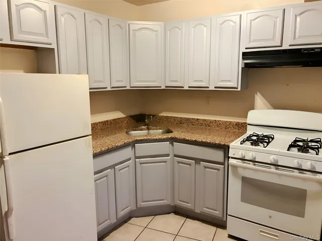 $829,950 | 1987 Cruger Avenue | Van Nest