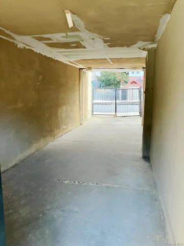 $829,950 | 1987 Cruger Avenue | Van Nest