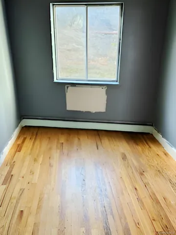 $829,950 | 1987 Cruger Avenue | Van Nest