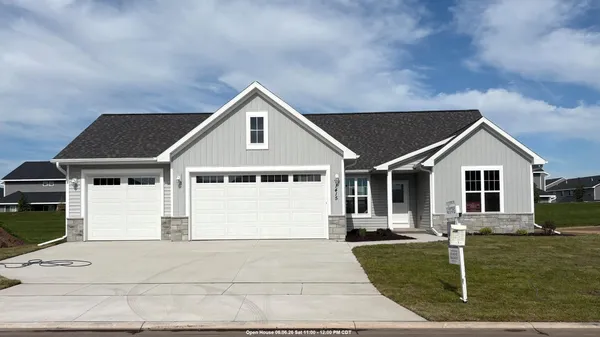 $499,900 | 1415 Divinity Drive, De Pere, WI 54115