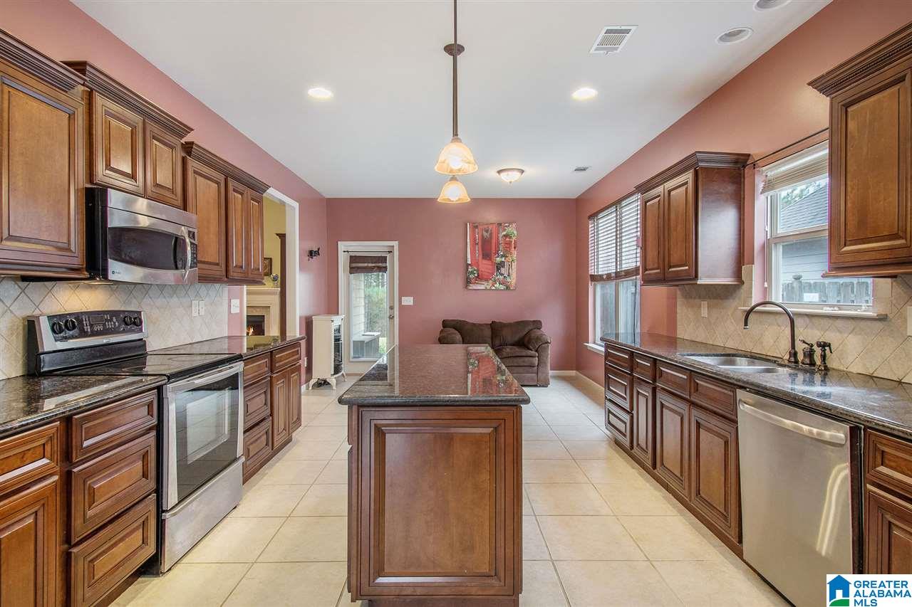 1028 Riviera Drive Calera, AL 35040 - Photo 3 of 39