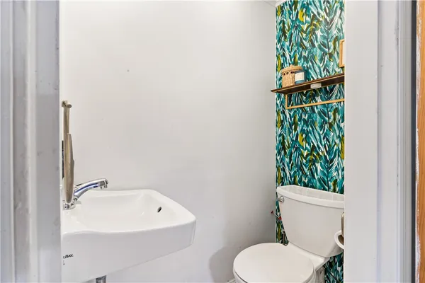 $540,000 | 48 Rowe Avenue, Warwick, RI 02889