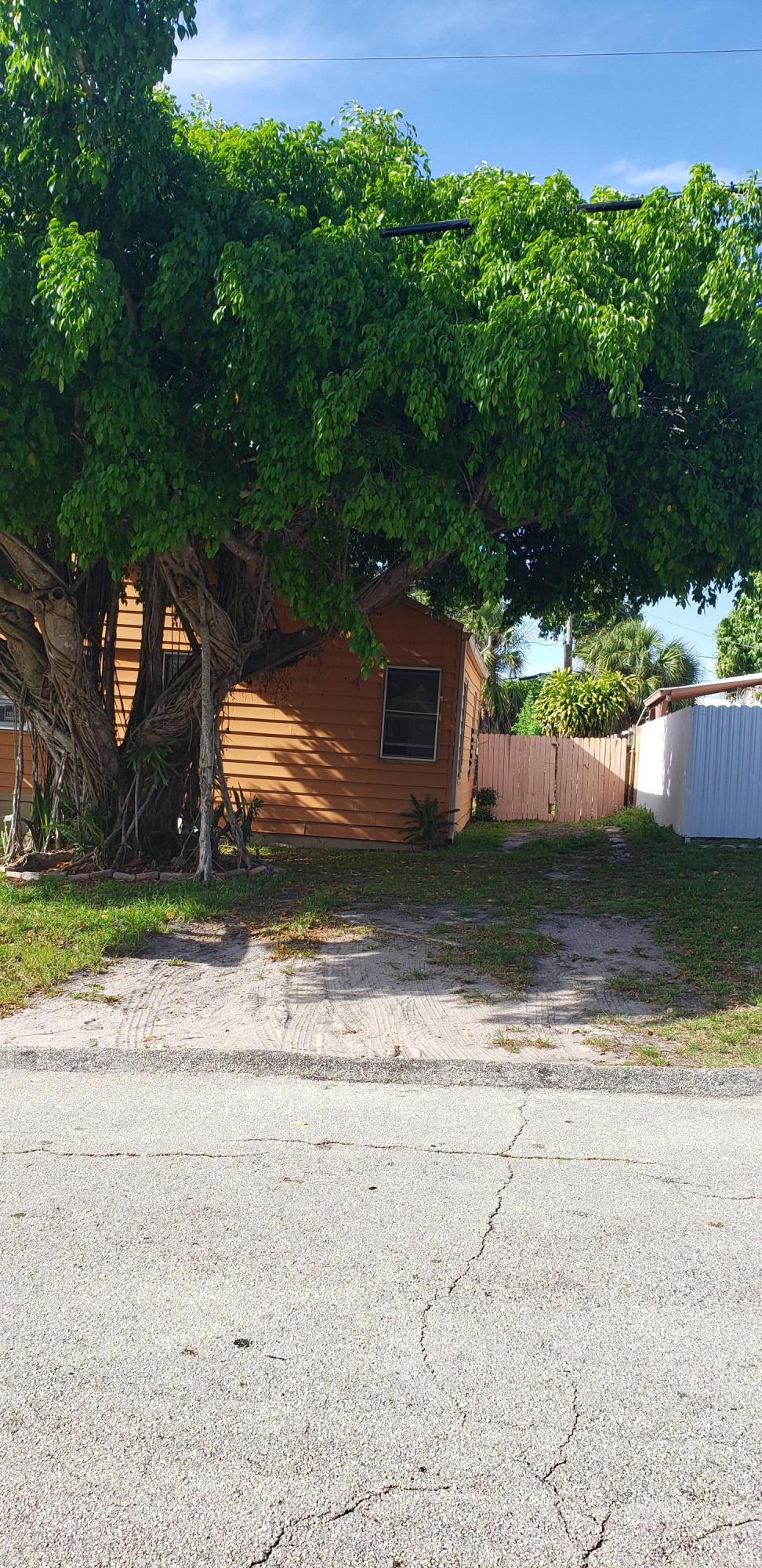 807 Hampton Road West Palm Beach, FL 33405 - Photo 17 of 21 20190408_170229