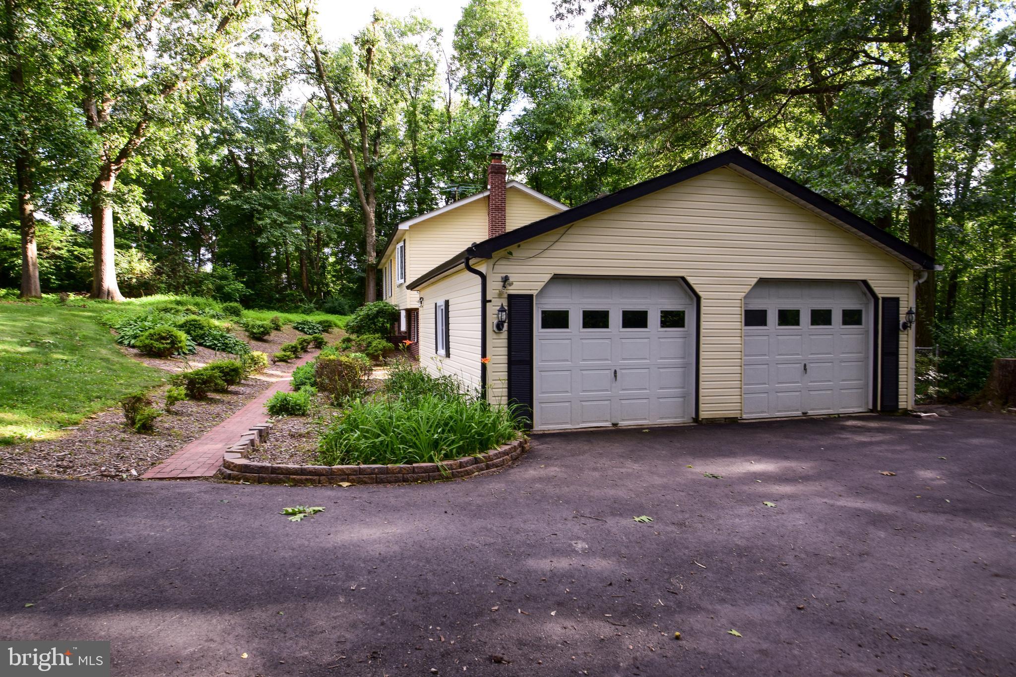 204 Jones Road Fawn Grove, PA 17321 - Photo 3 of 44 Gallery Image 3