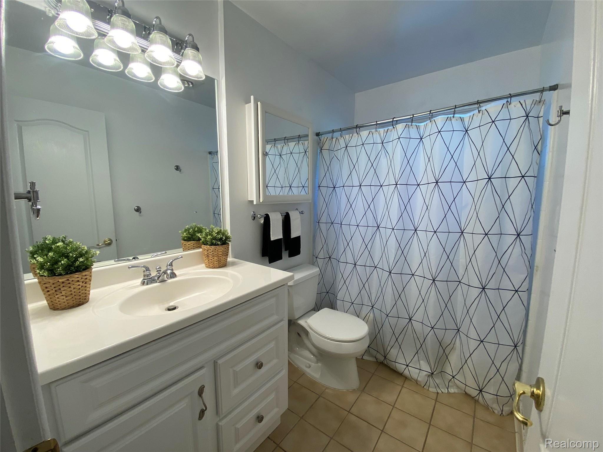 557 Roth Boulevard Clawson, MI 48017 - Photo 10 of 30 IMG_6241.JPG