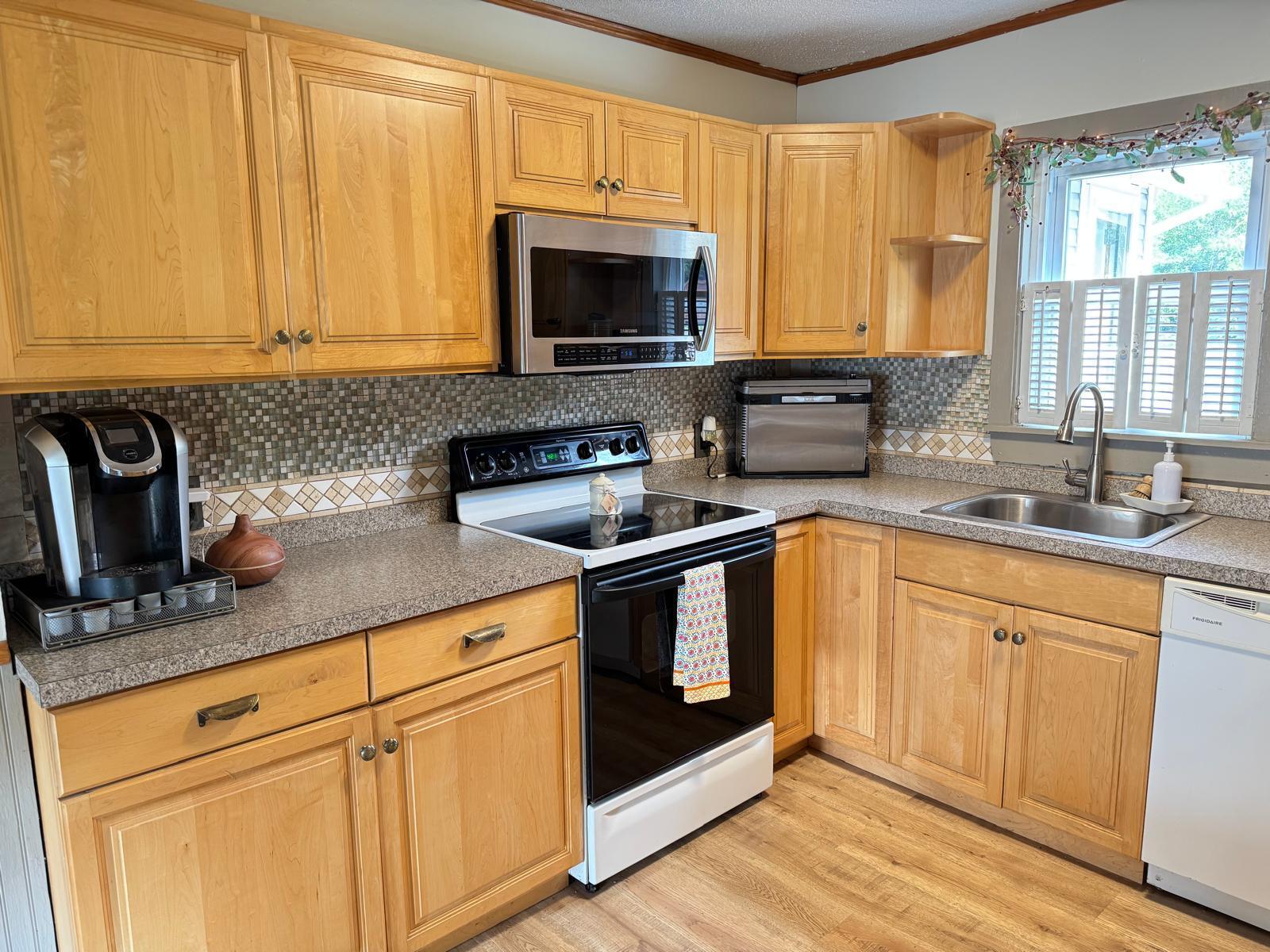 107 East Echo Lake Road Presque Isle, ME 04769 - Photo 15 of 40 Kitchen