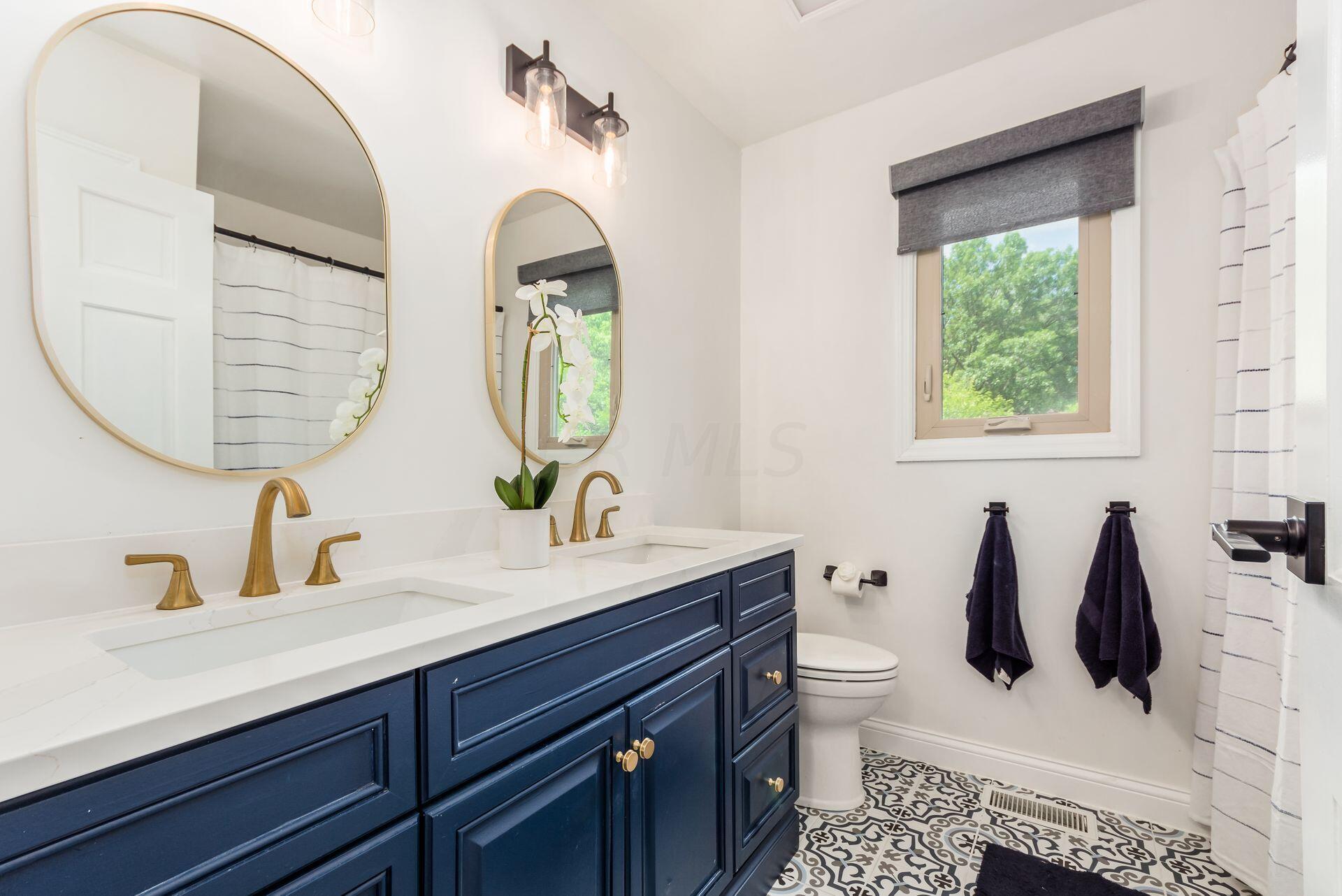 1044 Rutland Way Columbus, OH 43085 - Photo 51 of 67 Gorgeous upper level bath