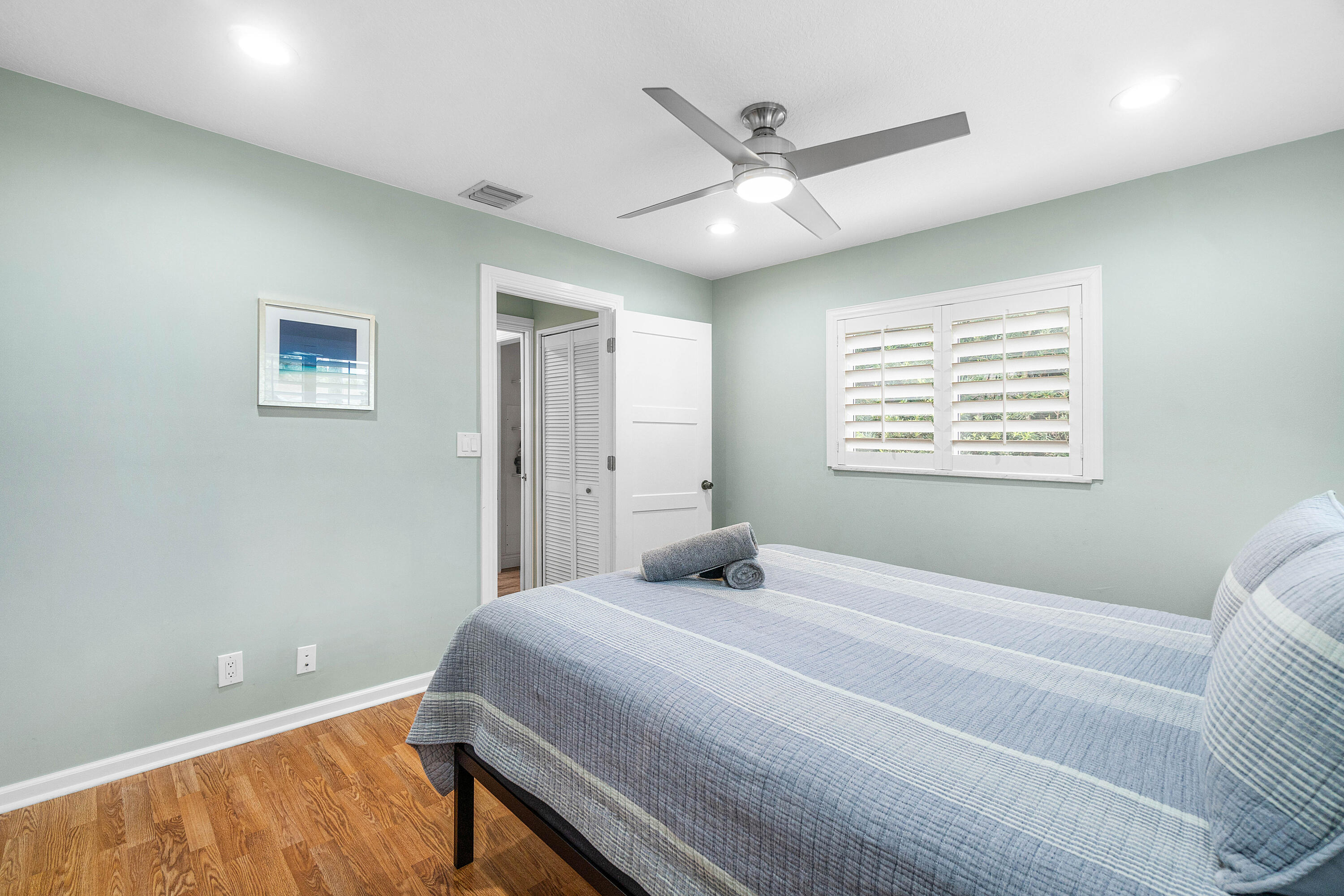 400 Northeast 43rd Street Boca Raton, FL 33431 - Photo 21 of 36 Room 3 towards door
