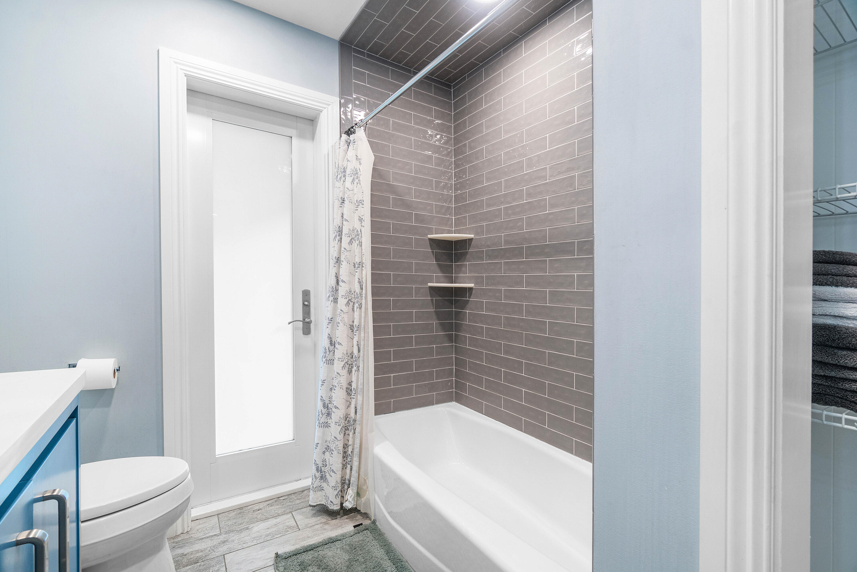 400 Northeast 43rd Street Boca Raton, FL 33431 - Photo 22 of 36 Guest Bathroom