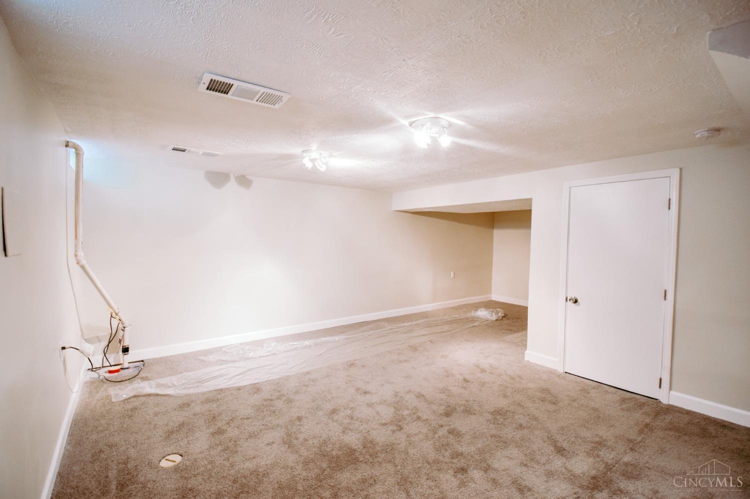 9381 Daly Road Cincinnati, OH 45231 - Photo 17 of 18 Gallery Image 17