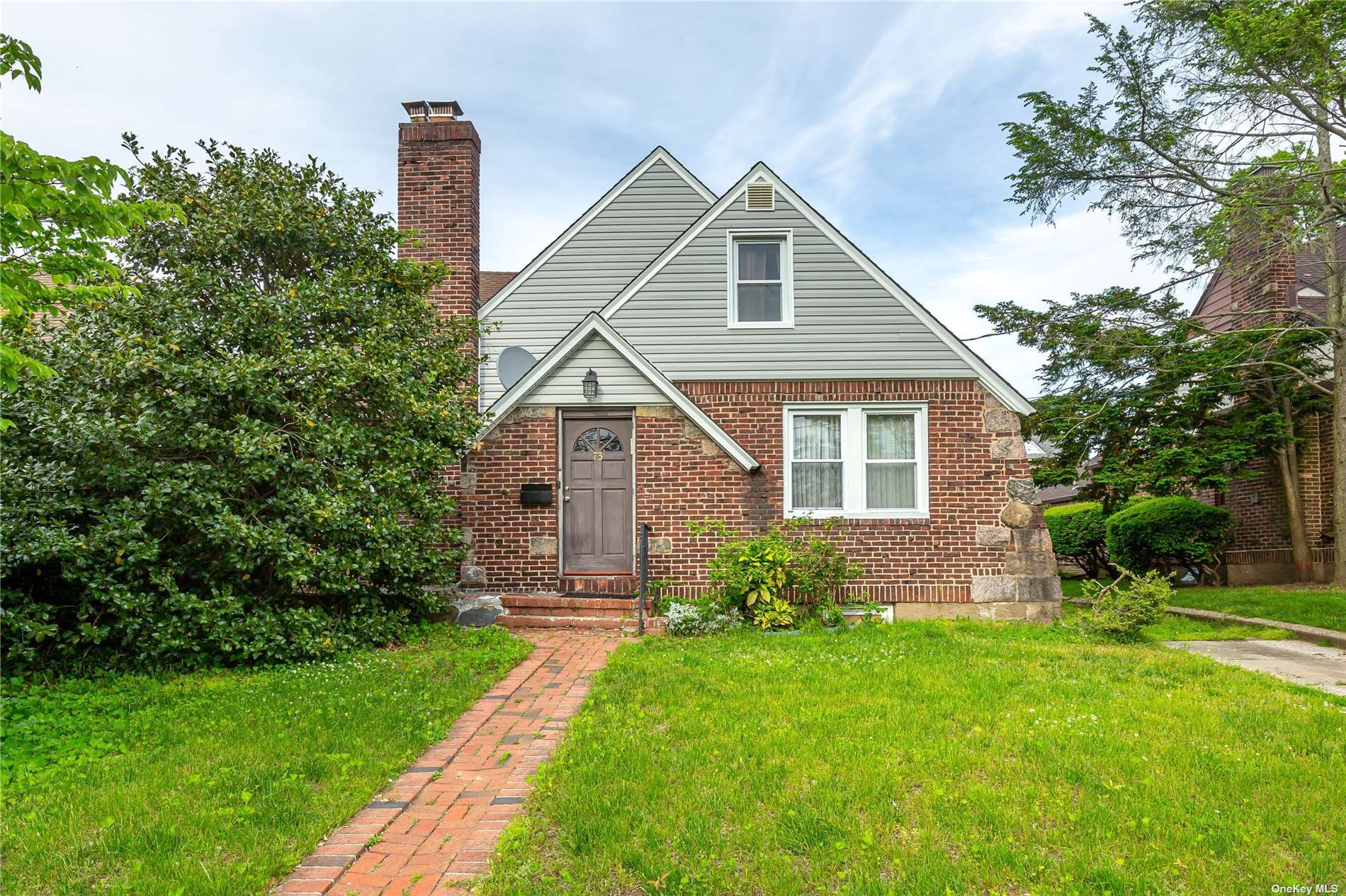 73 Radnor Road Great Neck, NY 11023 - Photo 1 of 1 Gallery Image 1