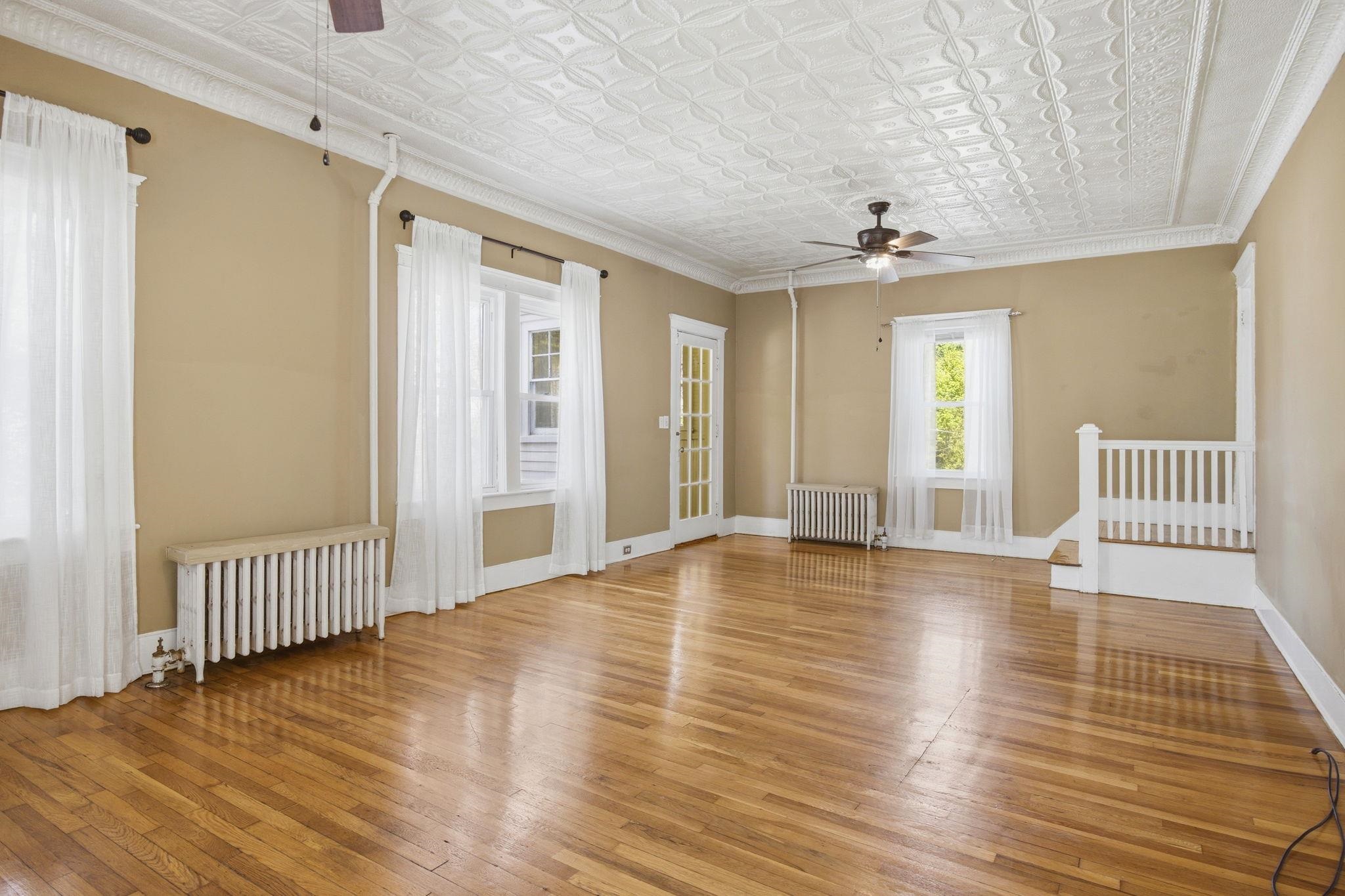 18 Fifield Street Nashua, NH 03060 - Photo 11 of 36