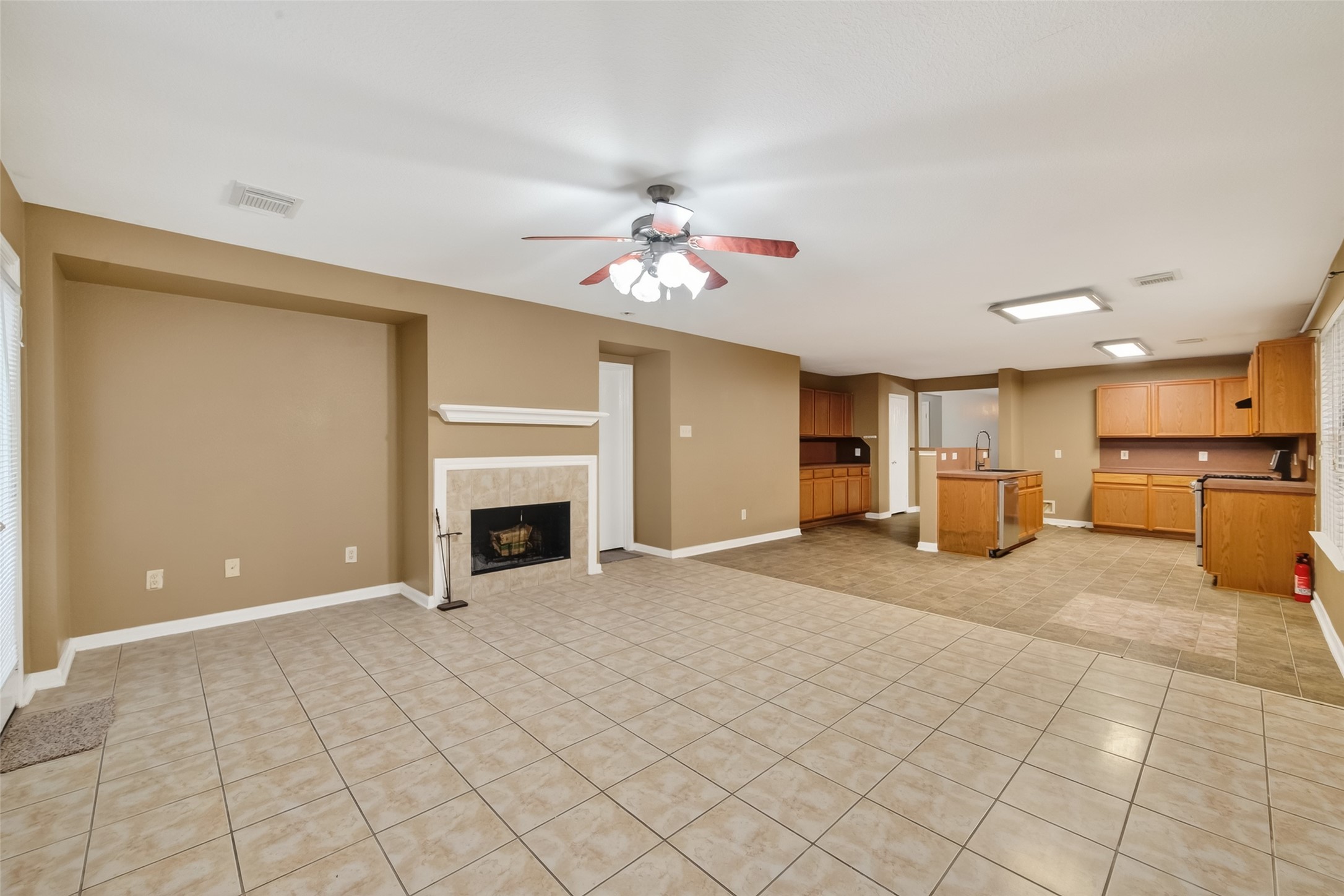 9219 Pinderfield Court Houston, TX 77083 - Photo 11 of 37