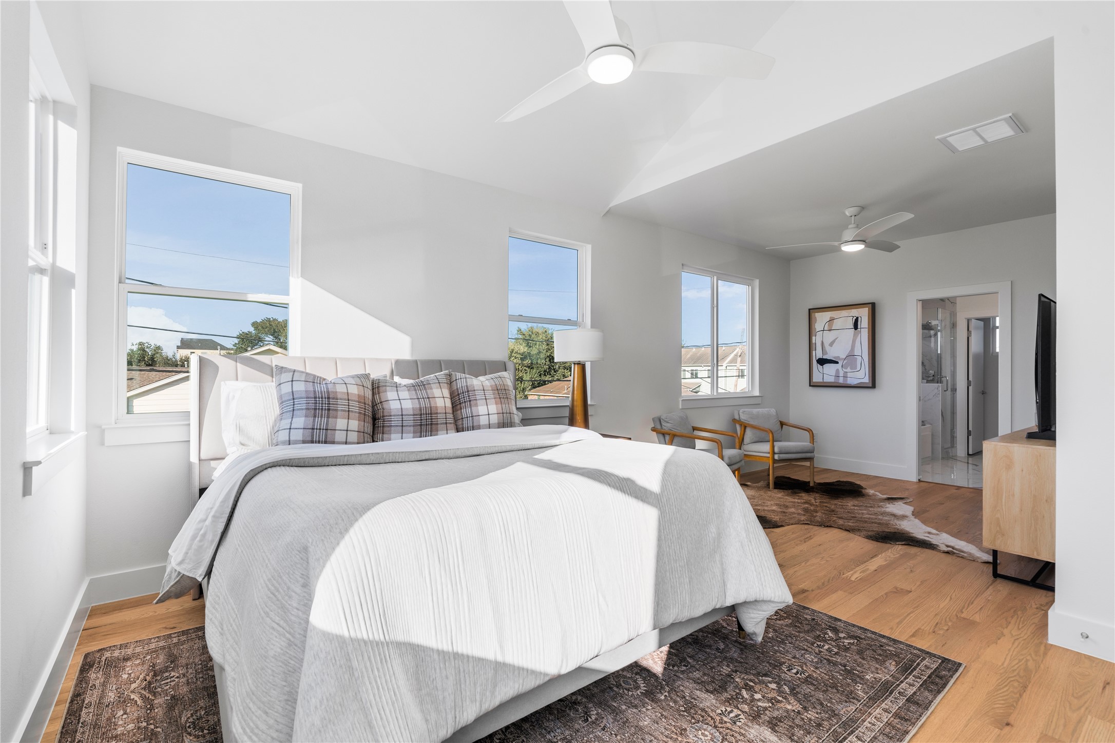 5404 Mulvey Street Houston, TX 77020 - Photo 15 of 28 a bed room with a bed and a mirror