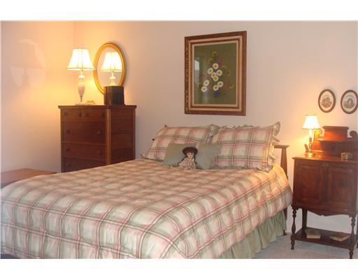 900 Washington Road, Unit 8 Mt. Lebanon, PA 15228 - Photo 11 of 17 Bedroom.