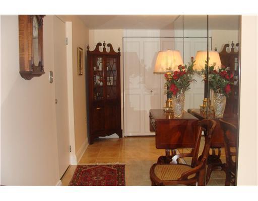 900 Washington Road, Unit 8 Mt. Lebanon, PA 15228 - Photo 3 of 17 Entry/Foyer.