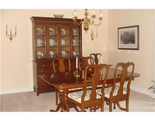 900 Washington Road, Unit 8 Mt. Lebanon, PA 15228 - Photo 4 of 17 Dining Room.