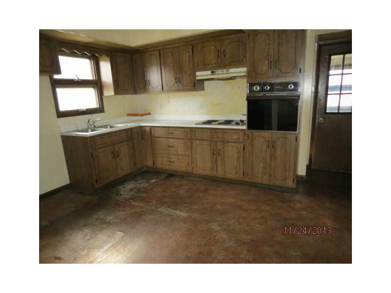 625 Fayette City Road Perryopolis, PA 15473 - Photo 3 of 9 Kitchen.