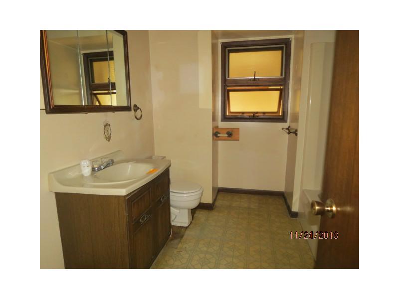 625 Fayette City Road Perryopolis, PA 15473 - Photo 9 of 9 Full Bath.