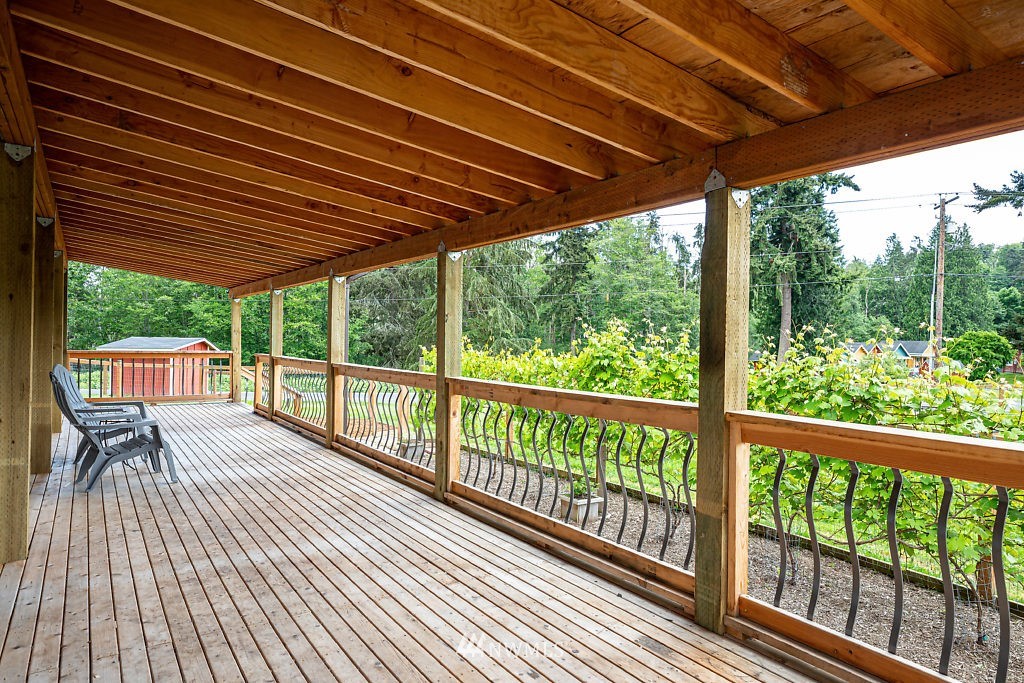 1815 Newman Road Freeland, WA 98249 - Photo 21 of 26 a view of a patio with wooden floor