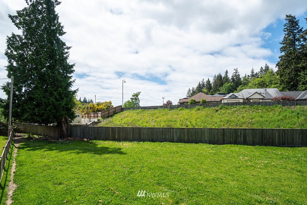 1815 Newman Road Freeland, WA 98249 - Photo 22 of 26 a view of garden with swimming pool