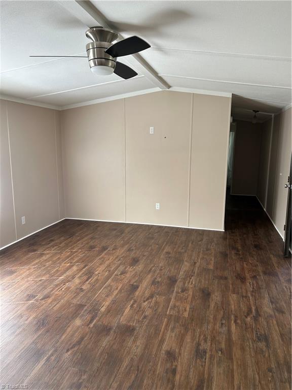 3085 Stonehenge Road Thomasville, NC 27360 - Photo 11 of 19 Large Living Room