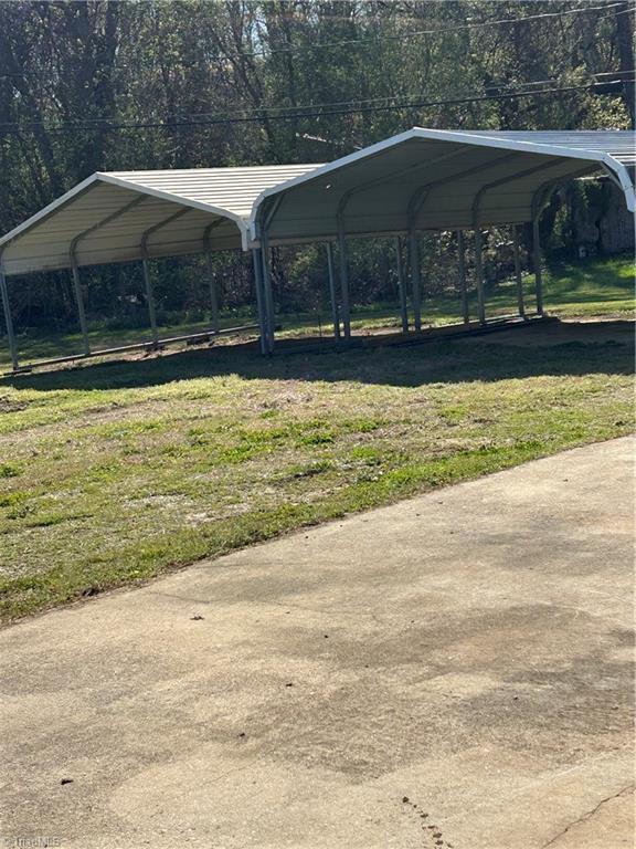 3085 Stonehenge Road Thomasville, NC 27360 - Photo 2 of 11