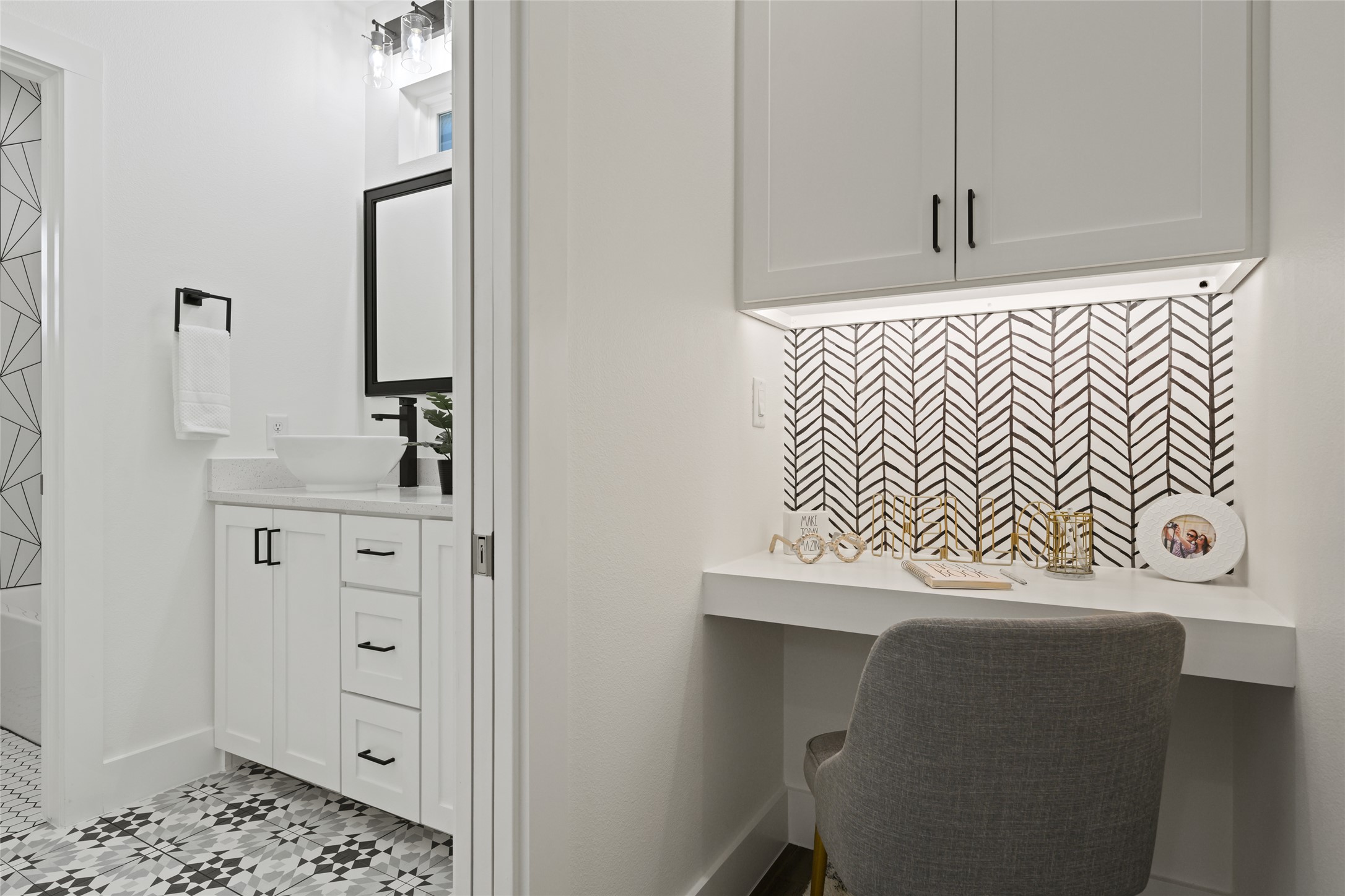 2102 East 2nd Street, Unit 2 Austin, TX 78702 - Photo 12 of 18 A thoughtful office nook in the hallway offers the perfect productivity space.