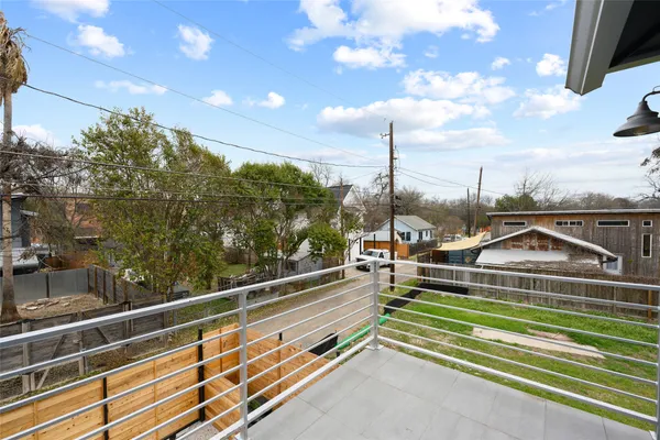 $3,400 | 2102 East 2nd Street, Unit 2, Austin, TX 78702