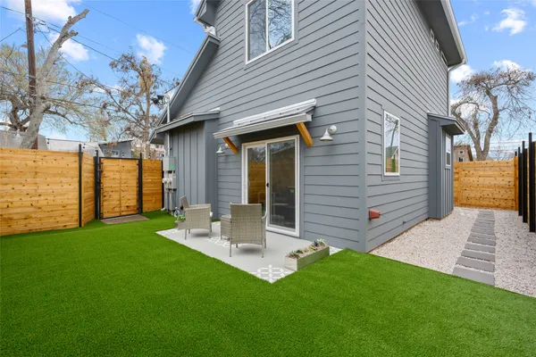 $3,400 | 2102 East 2nd Street, Unit 2, Austin, TX 78702