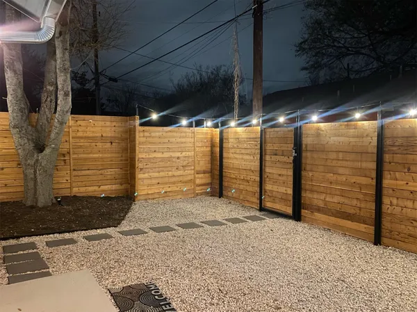 $3,400 | 2102 East 2nd Street, Unit 2, Austin, TX 78702